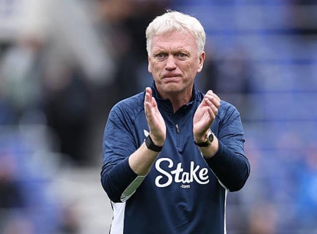 抱怨的, 莫耶斯表示